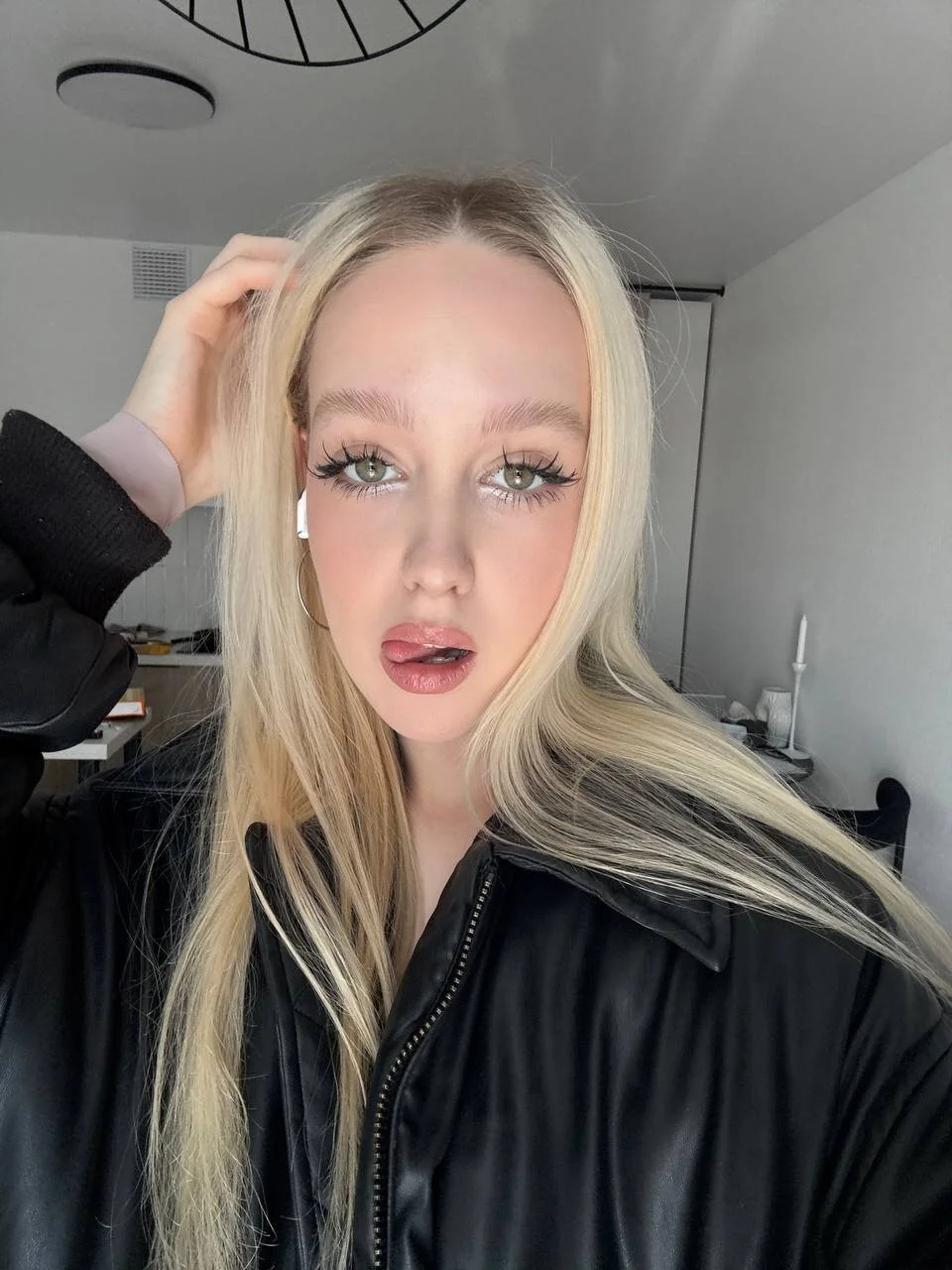 XXX Porn Photo of Nude alicewonderyou 18