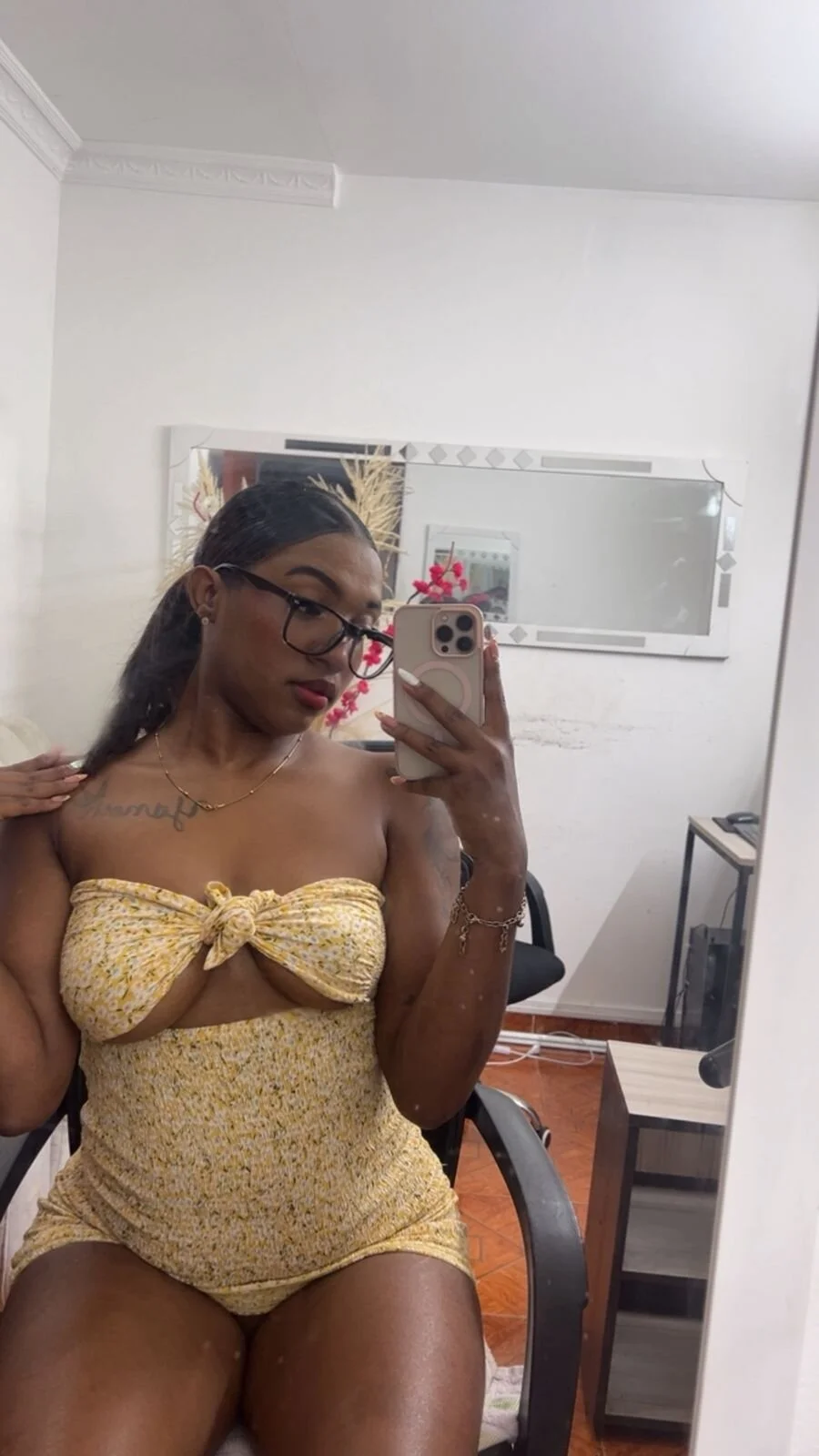 XXX Porn Photo of Nude Emi_rousse 31
