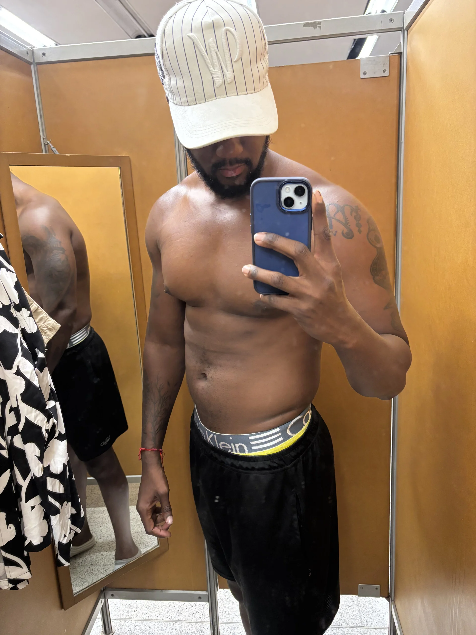 XXX Porn Photo of Nude blackdrey18 19