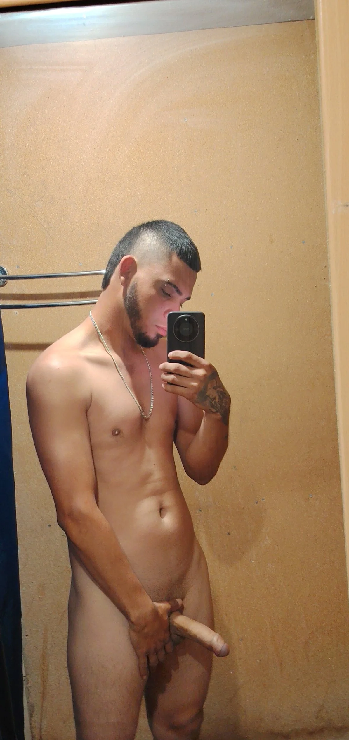 XXX Porn Photo of Nude Jon_v3nom01 5