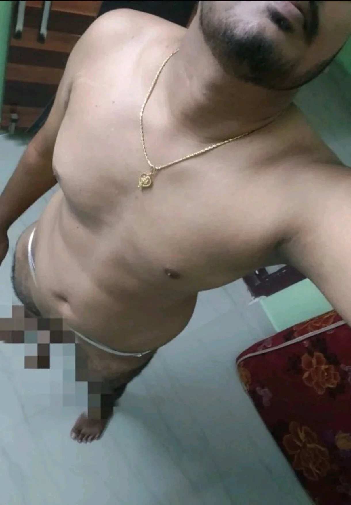 XXX Porn Photo of Nude urs_crush 1