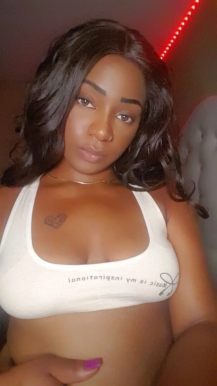 XXX Porn Photo of Nude Deezdivine 2