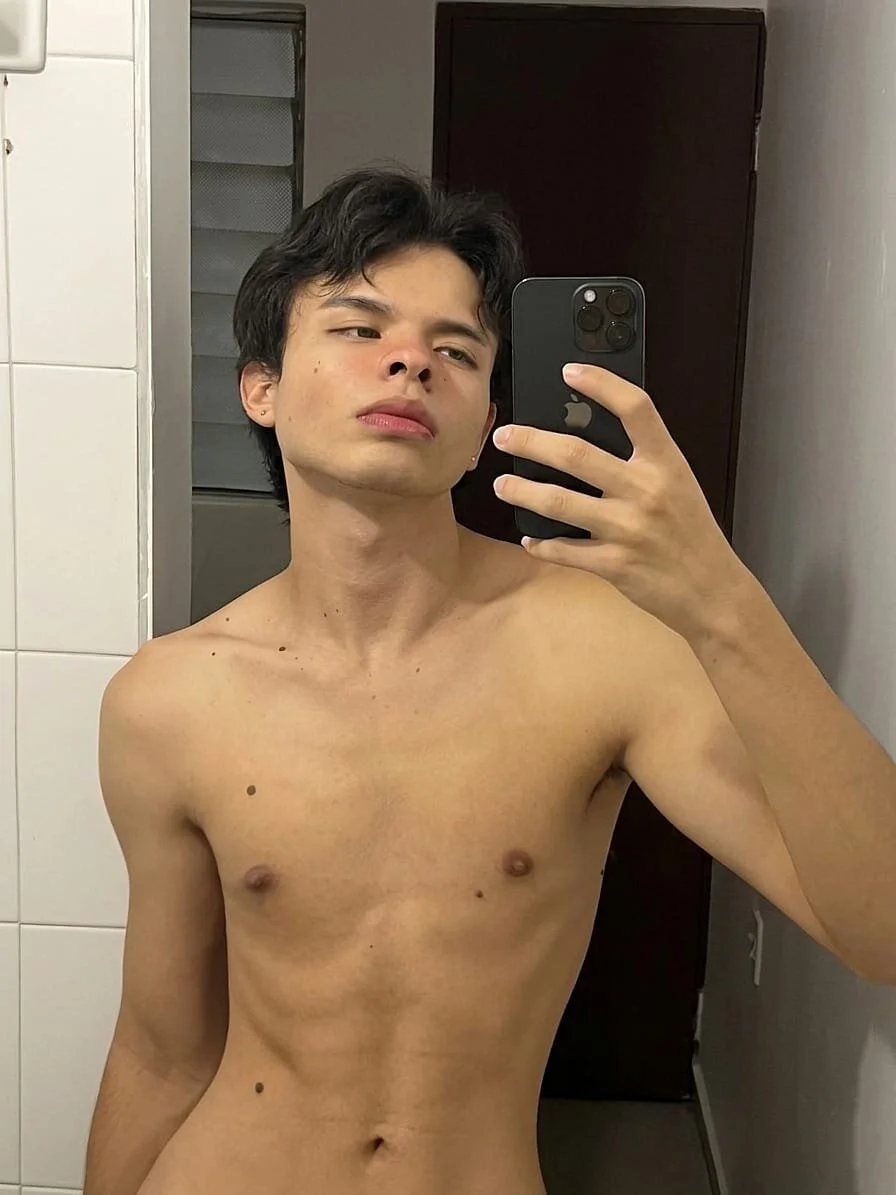 XXX Porn Photo of Nude EliasGrey69 3