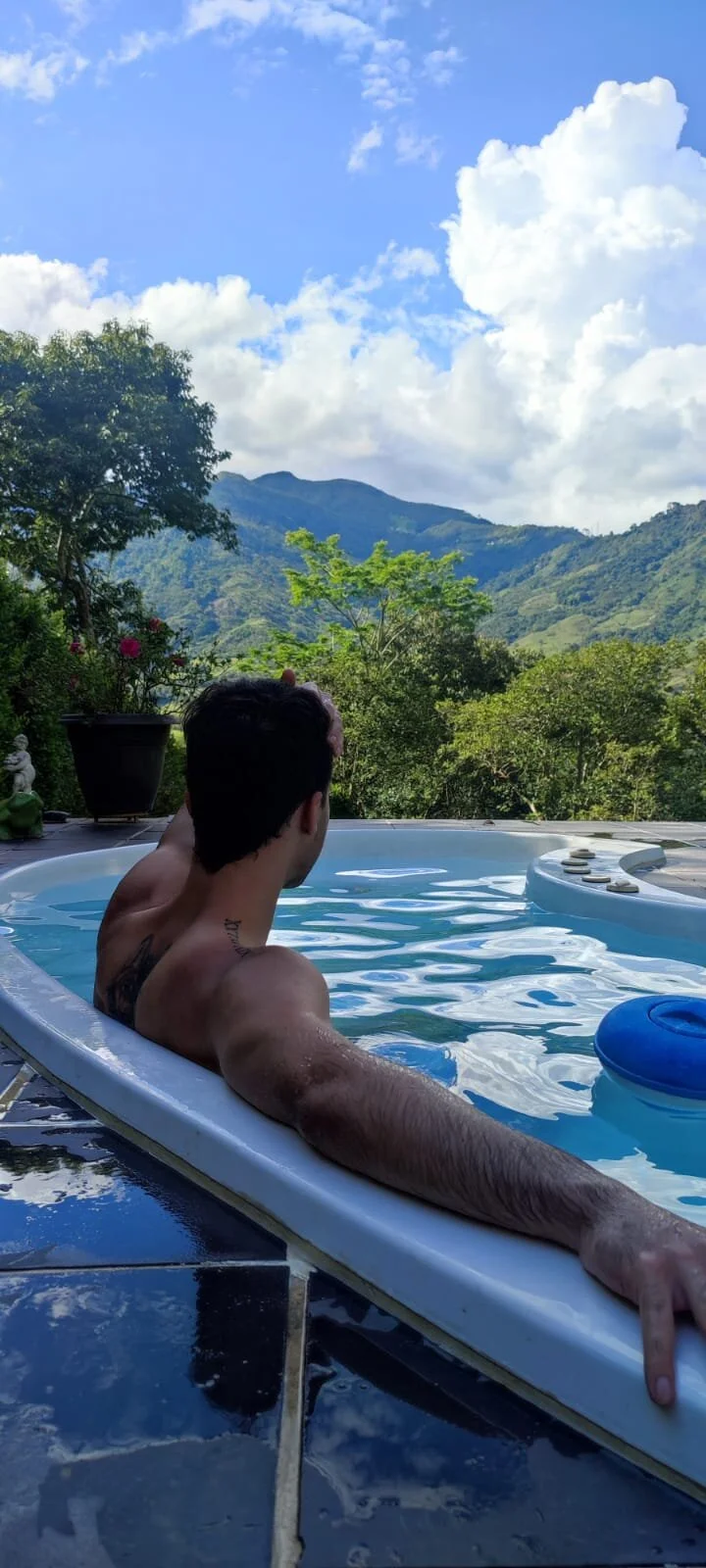 XXX Porn Photo of Nude AndrewAbdala 7