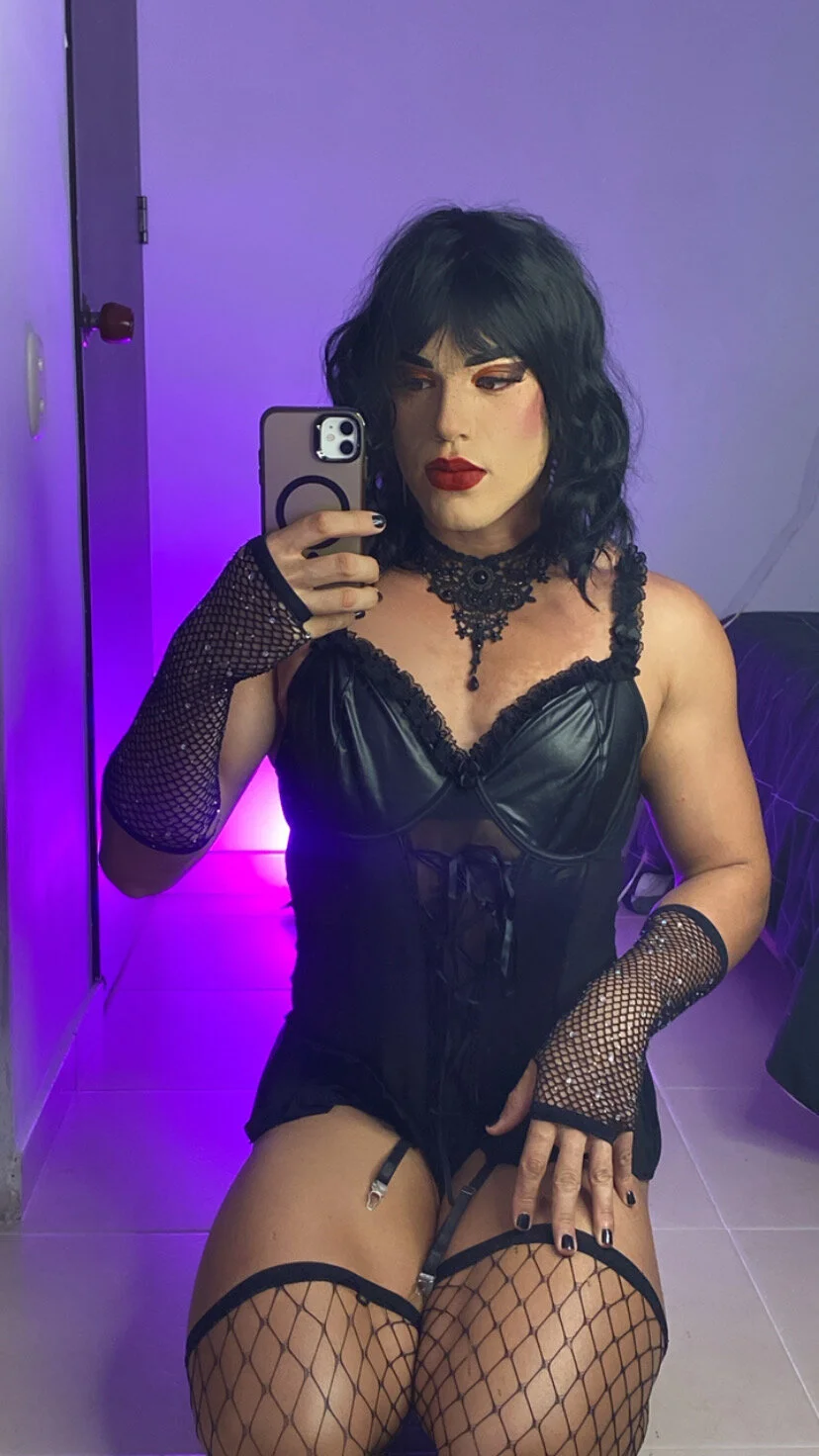 XXX Porn Photo of Nude isahilton1 3