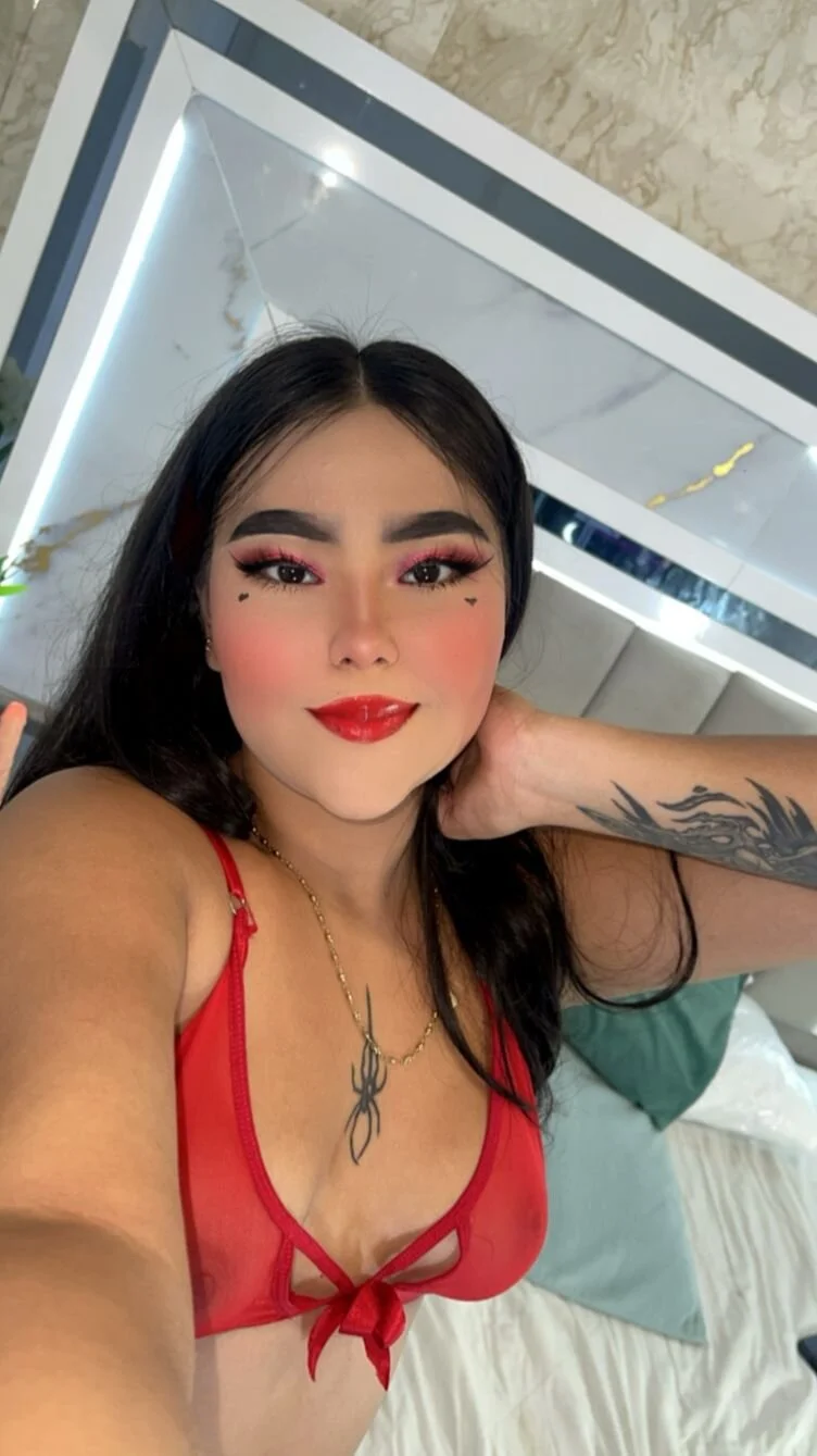 XXX Porn Photo of Nude Emily_Black1 12
