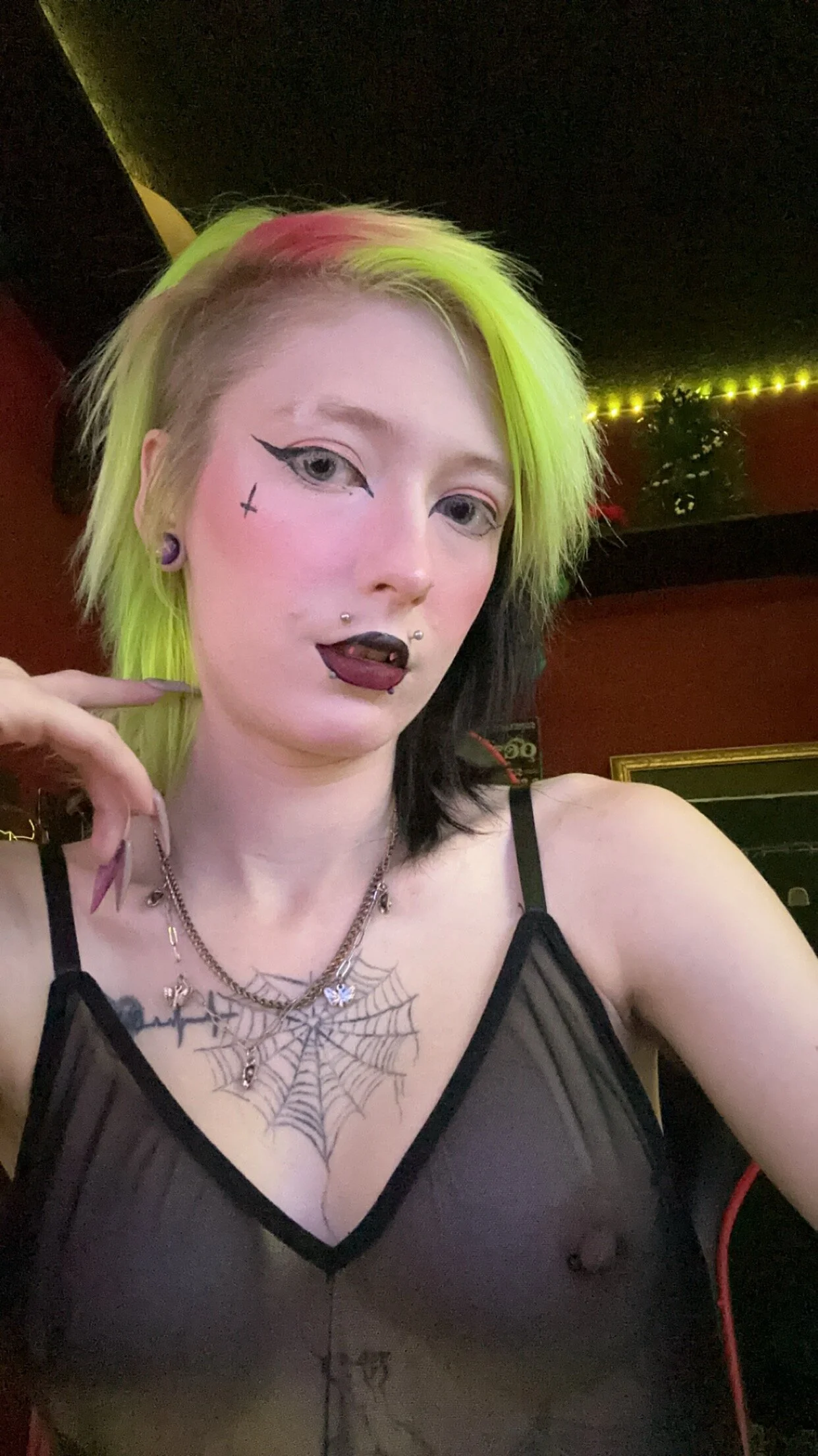 XXX Porn Photo of Nude Twisted_Alice 8