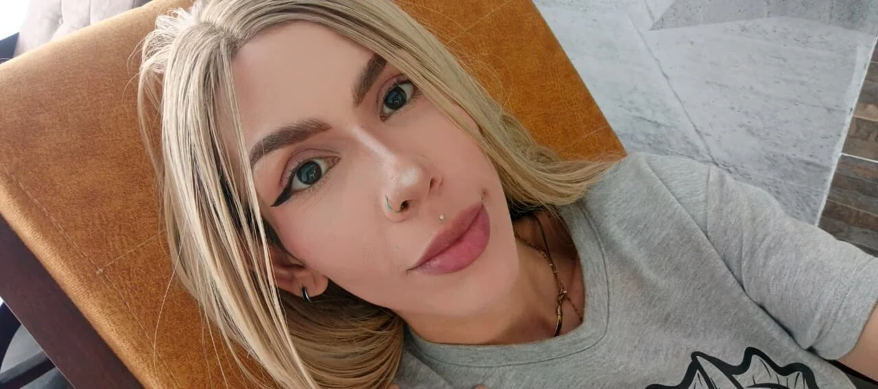 XXX Porn Photo of Nude Abby-lollipop 1