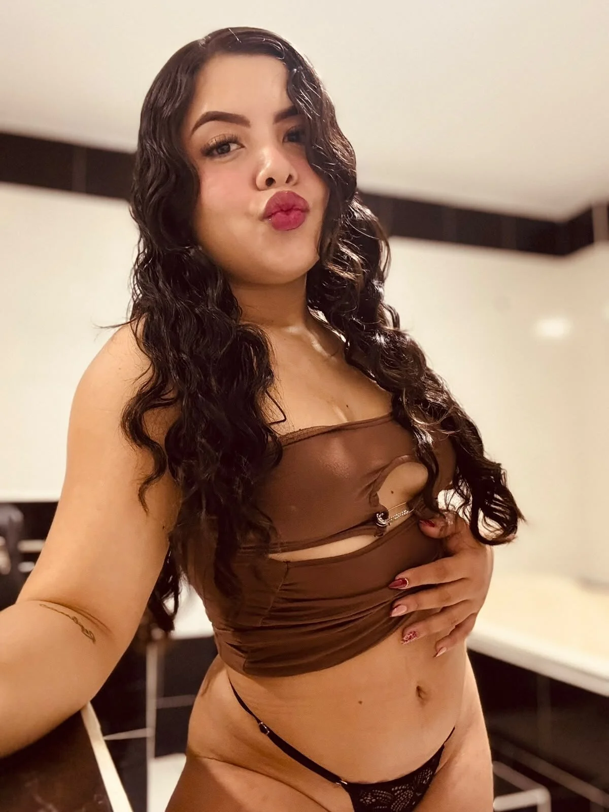 XXX Porn Photo of Nude Isabella_Rios_ 26