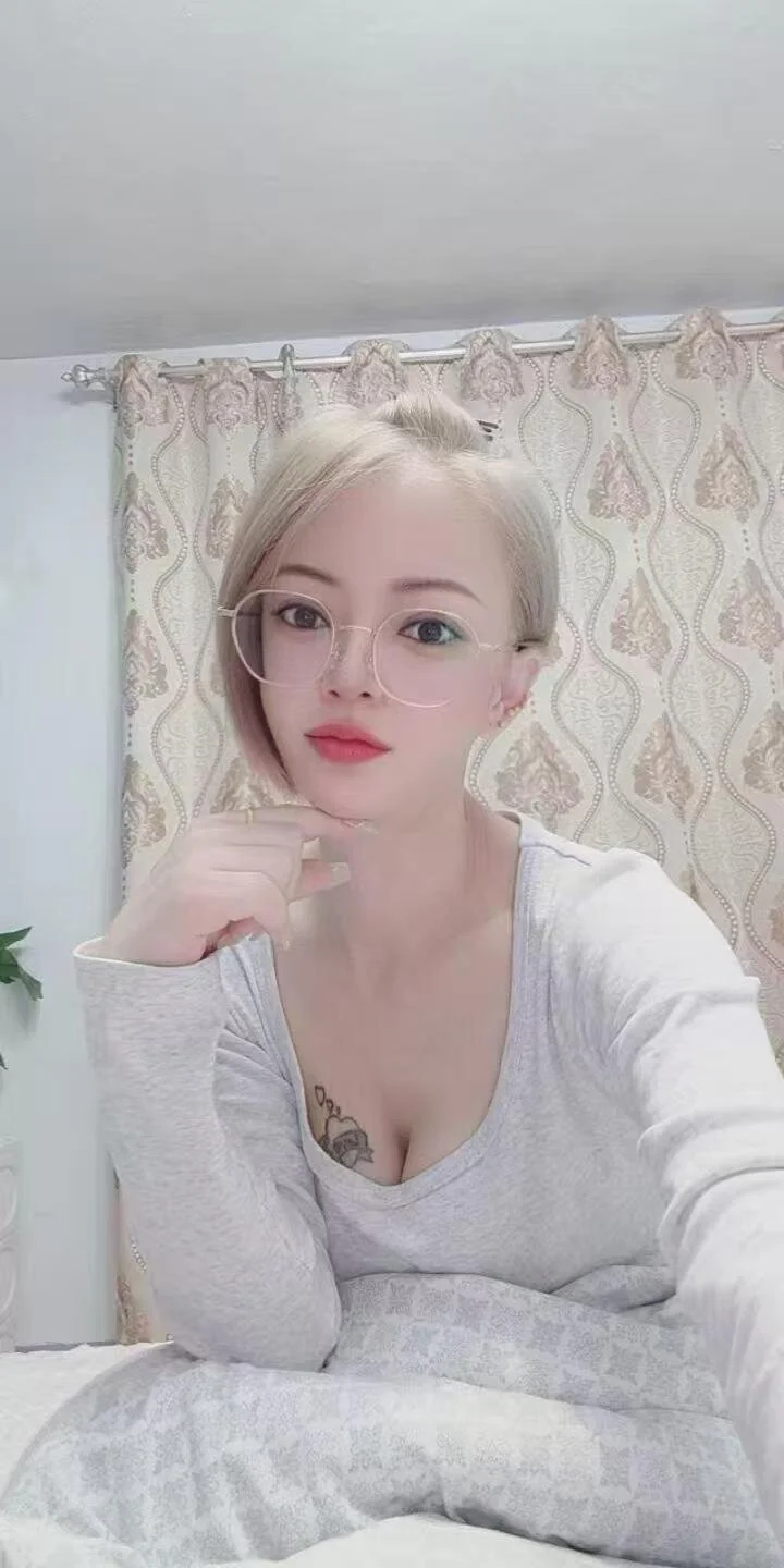 XXX Porn Photo of Nude yezi5999 2