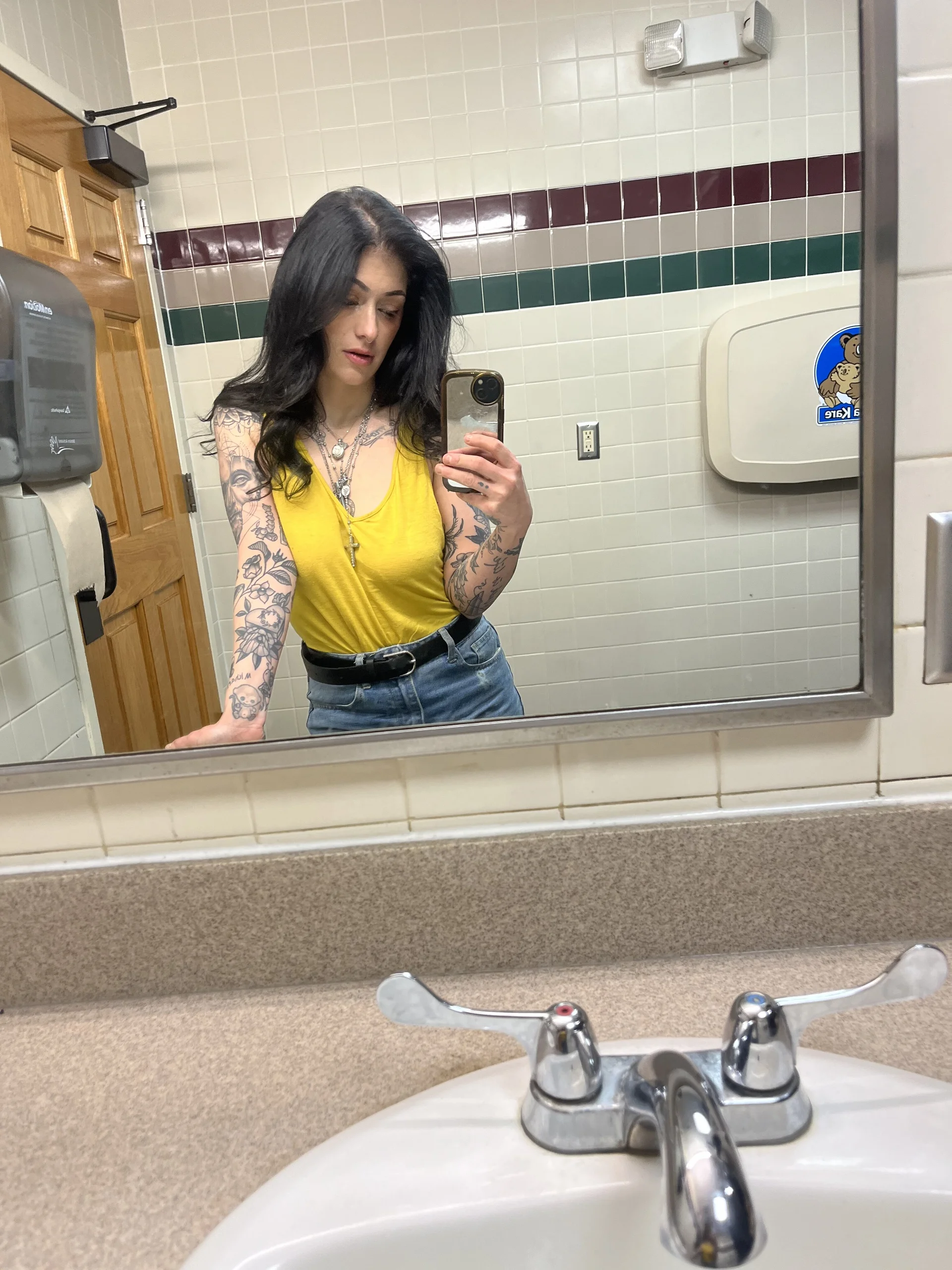XXX Porn Photo of Nude CjNDee_honeyNivory 8