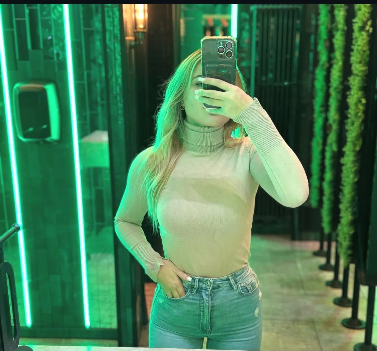 XXX Porn Photo of Nude HoneyBunnyy_ 5