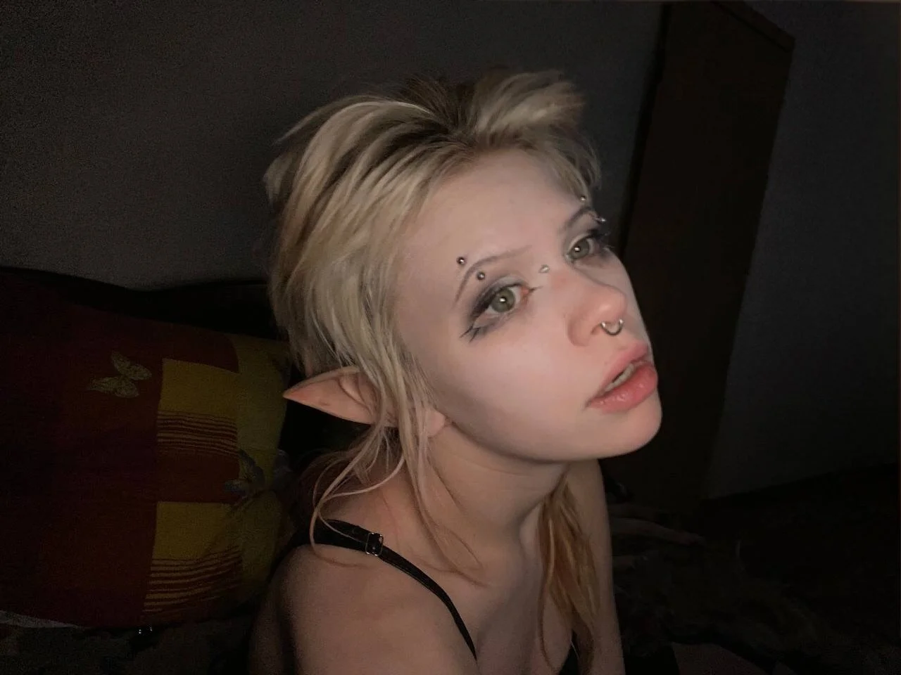 XXX Porn Photo of Nude MeowMixer 3