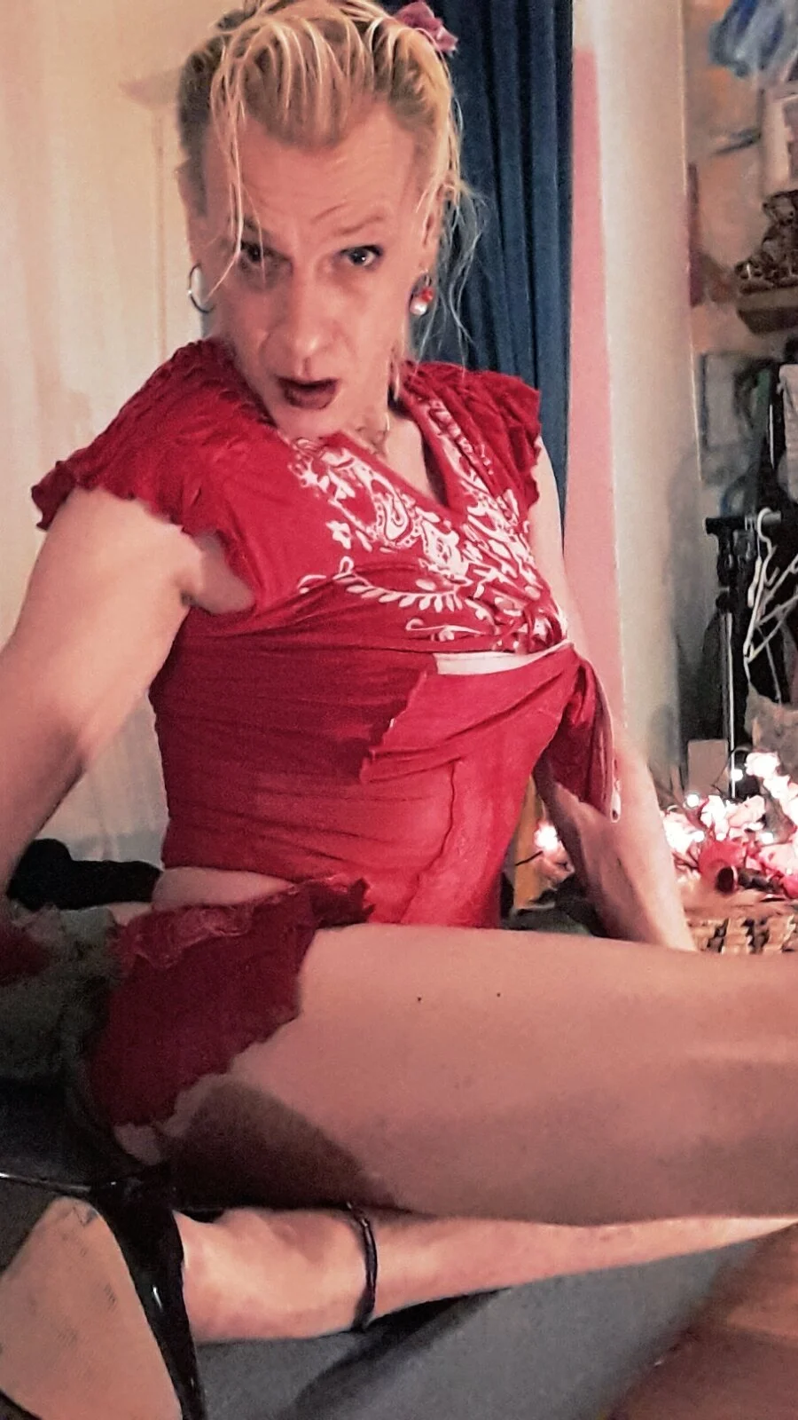 XXX Porn Photo of Nude LadyCrossSuza 12