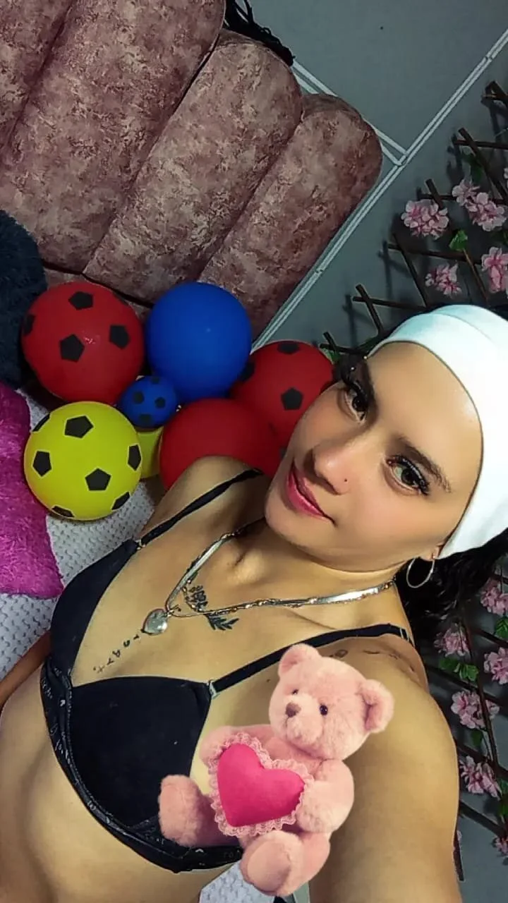 XXX Porn Photo of Nude Sharlotshh 8