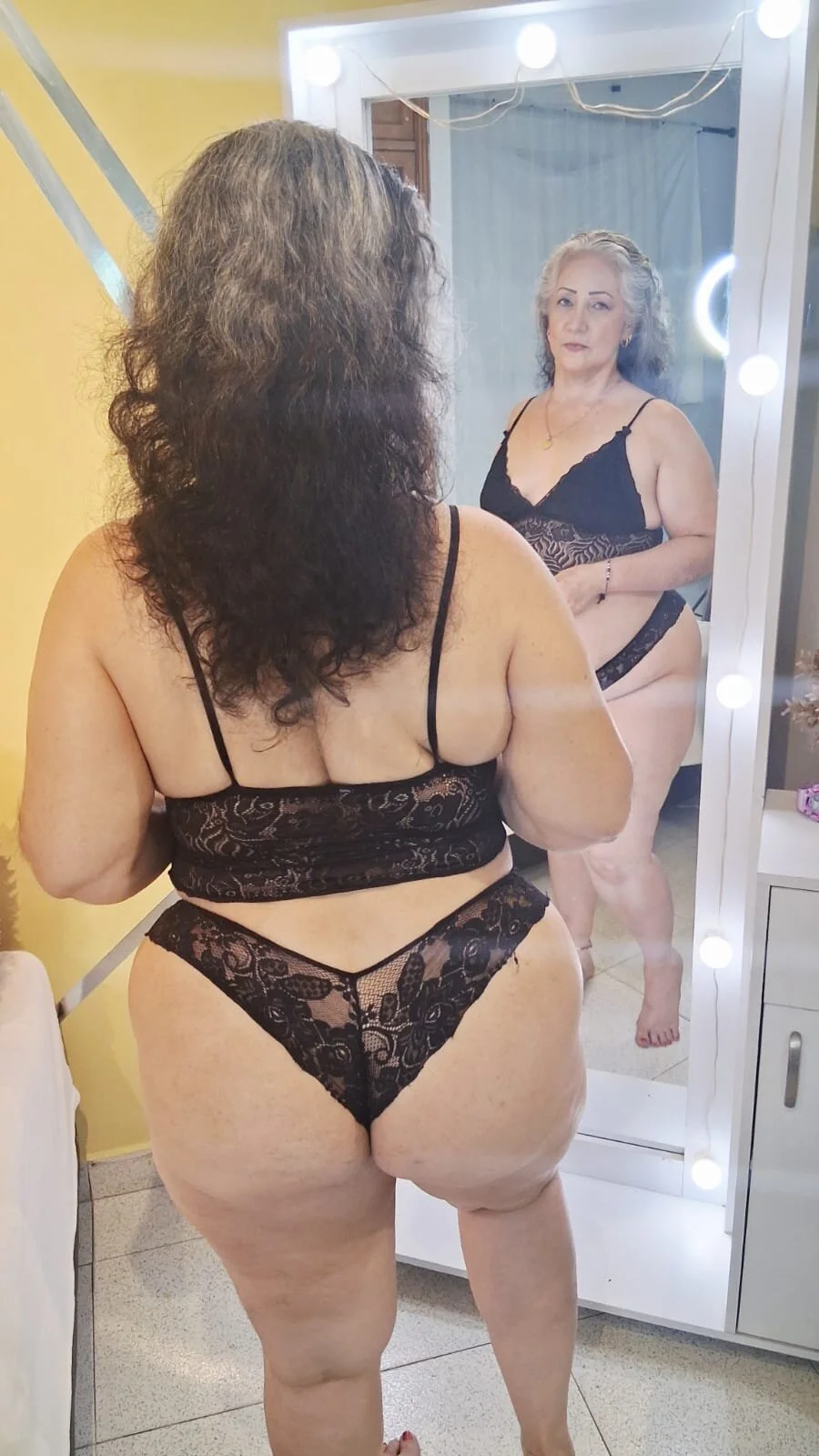 XXX Porn Photo of Nude ReinaMadura 3