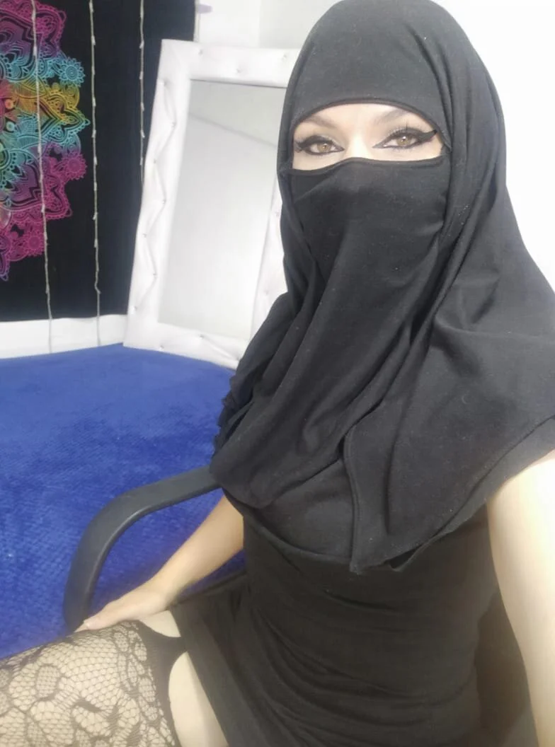 XXX Porn Photo of Nude evelyn__salah 2