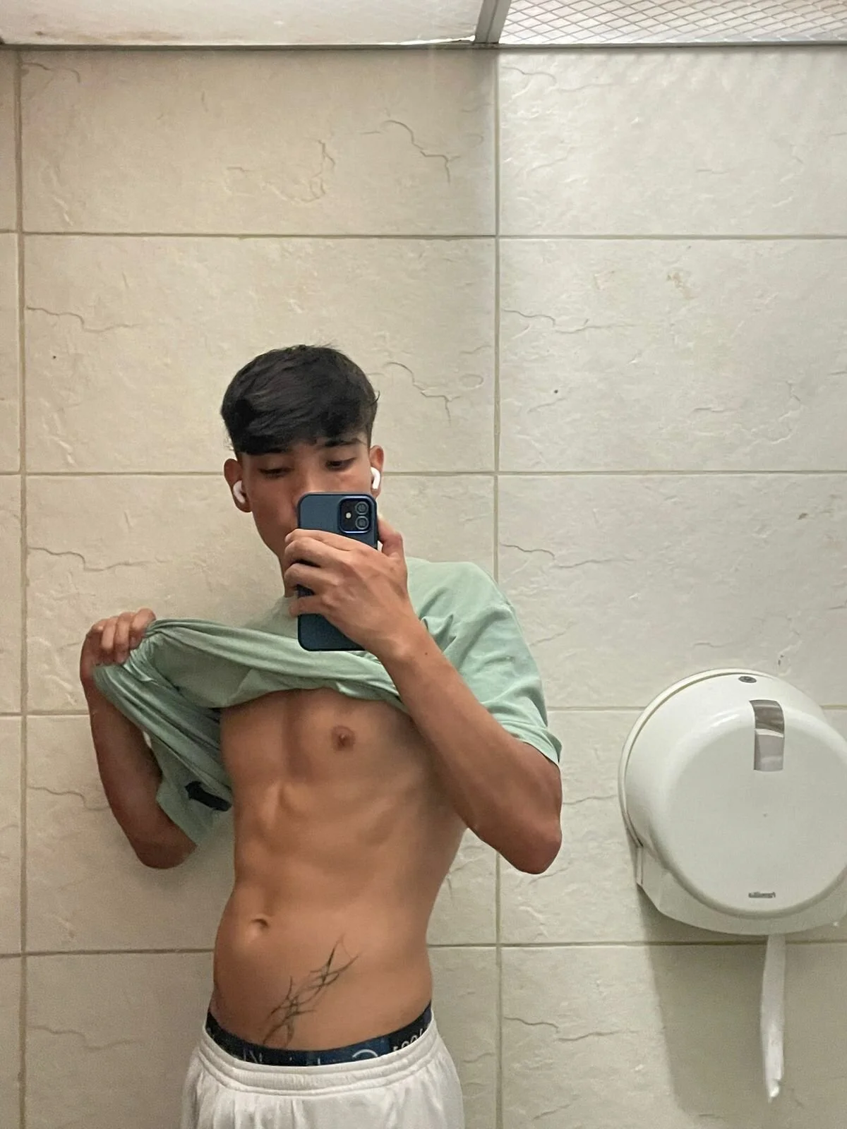 XXX Porn Photo of Nude AndyRush__ 2