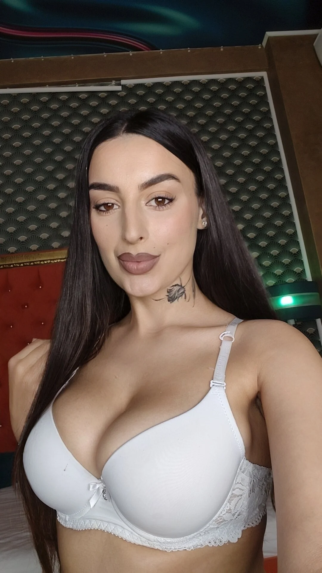 XXX Porn Photo of Nude VallerieJones 8