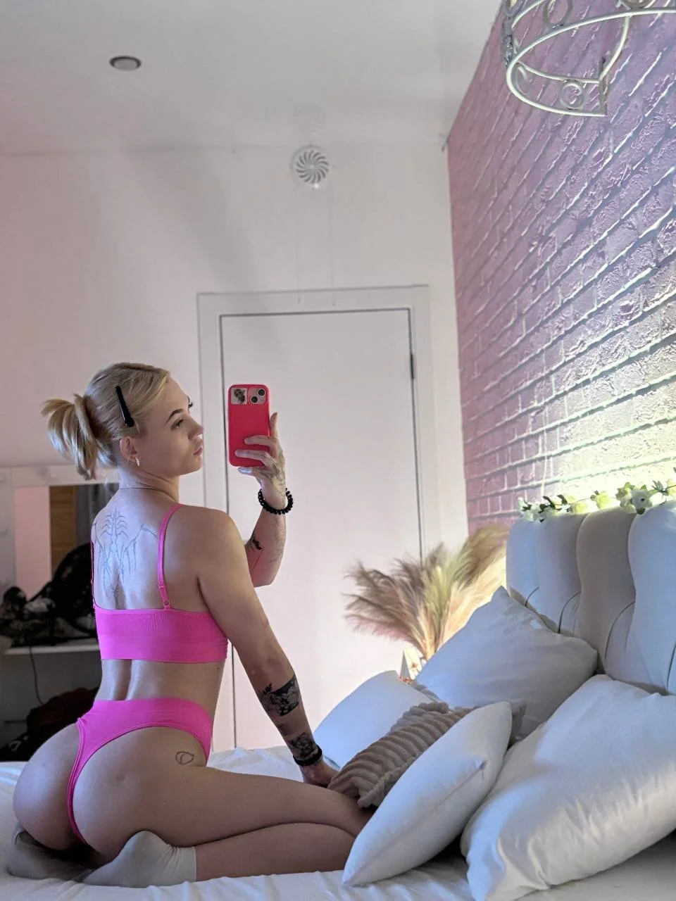 XXX Porn Photo of Nude hothome_Lexi 12