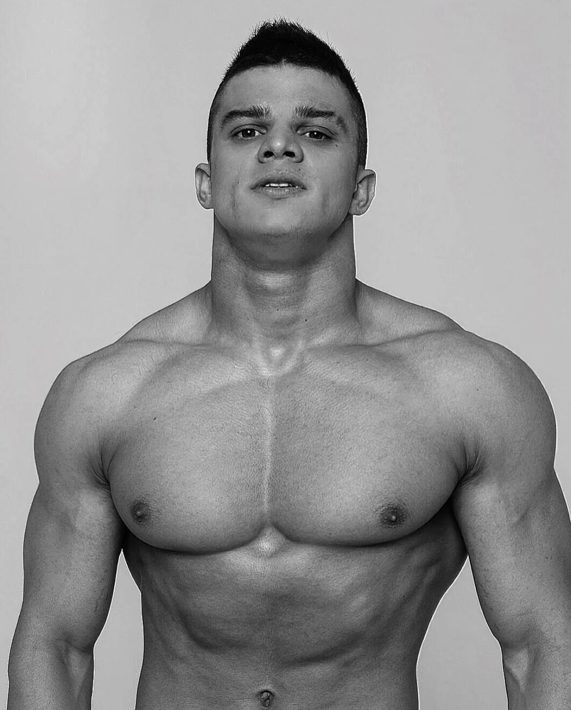XXX Porn Photo of Nude danielkraigforu 2