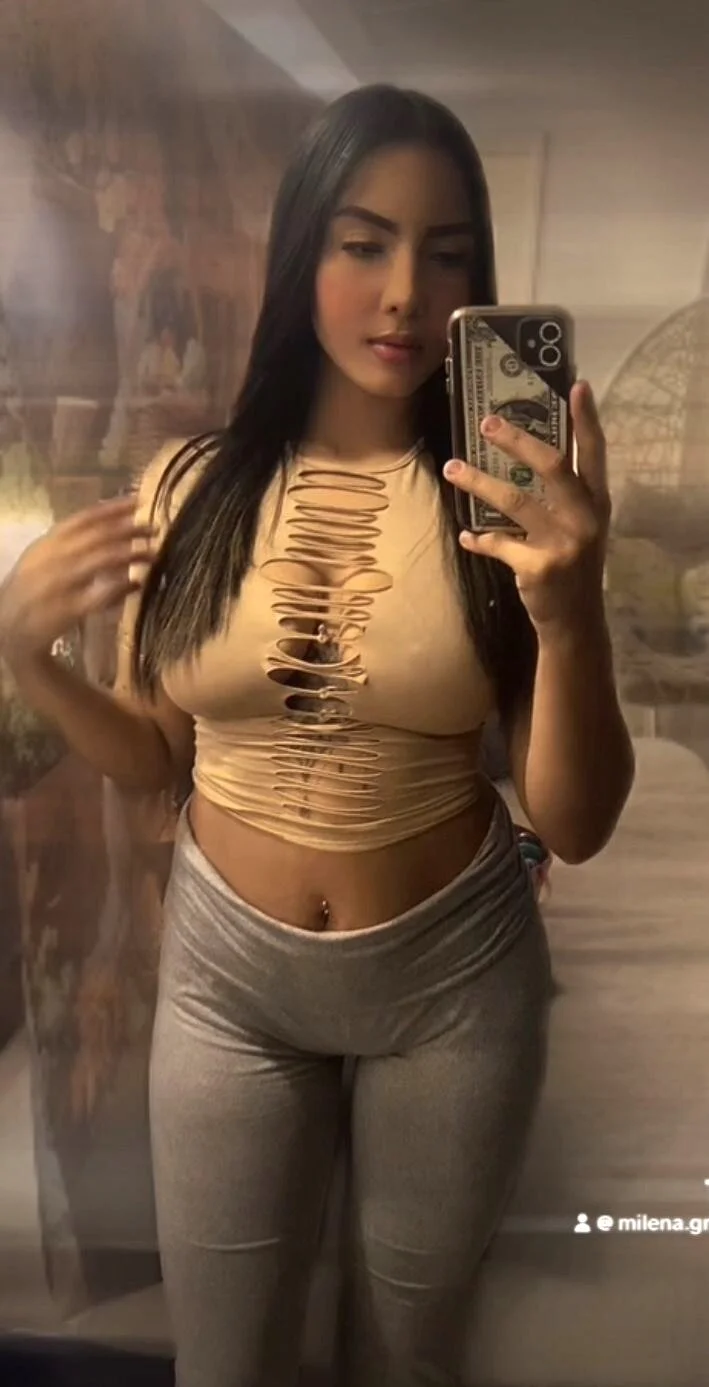 XXX Porn Photo of Nude miaa_quinn 6
