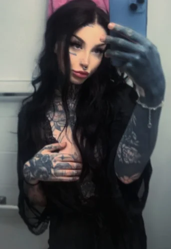 XXX Porn Photo of Nude bambitatted 1
