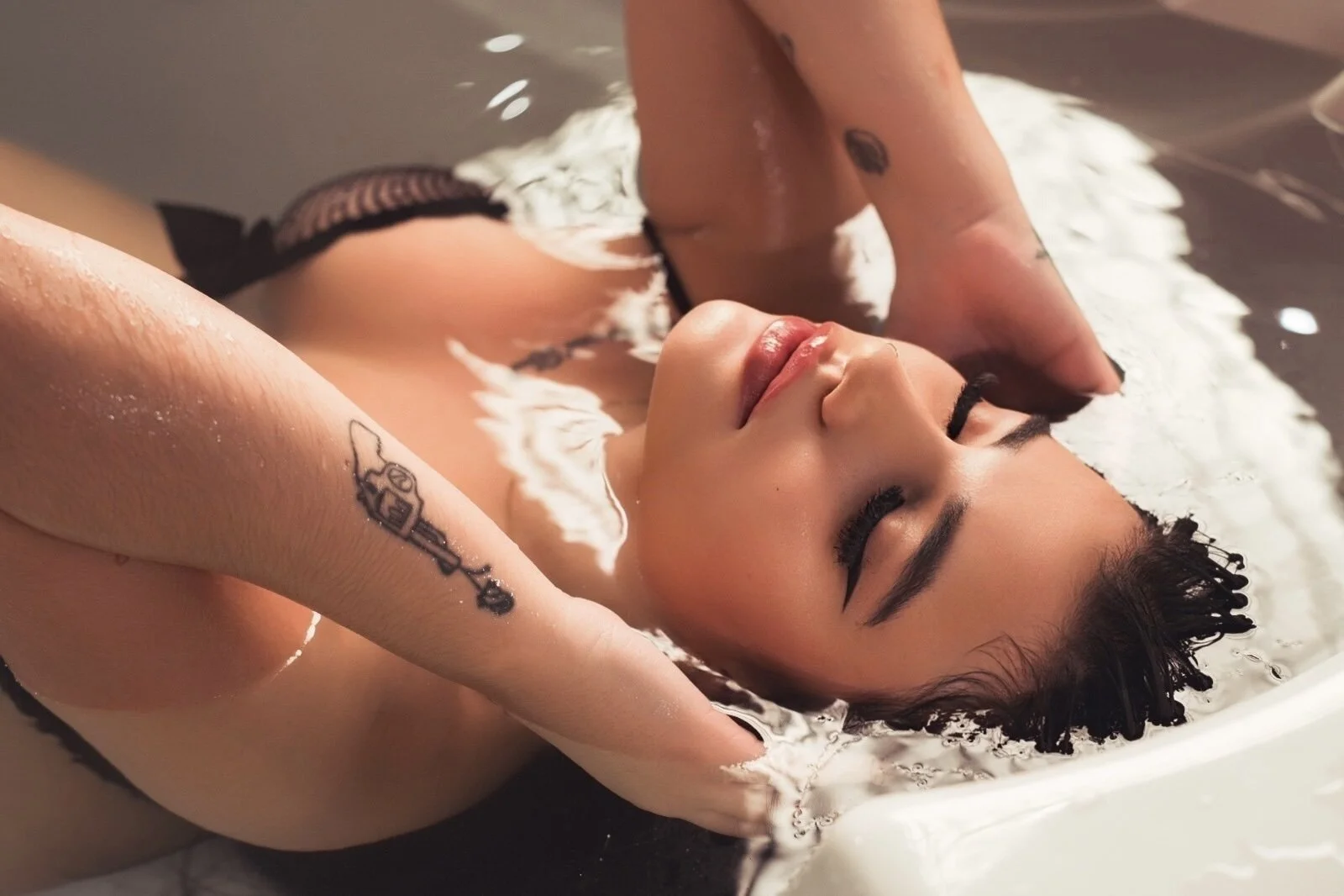 XXX Porn Photo of Nude PAULETEJOHNSON 75