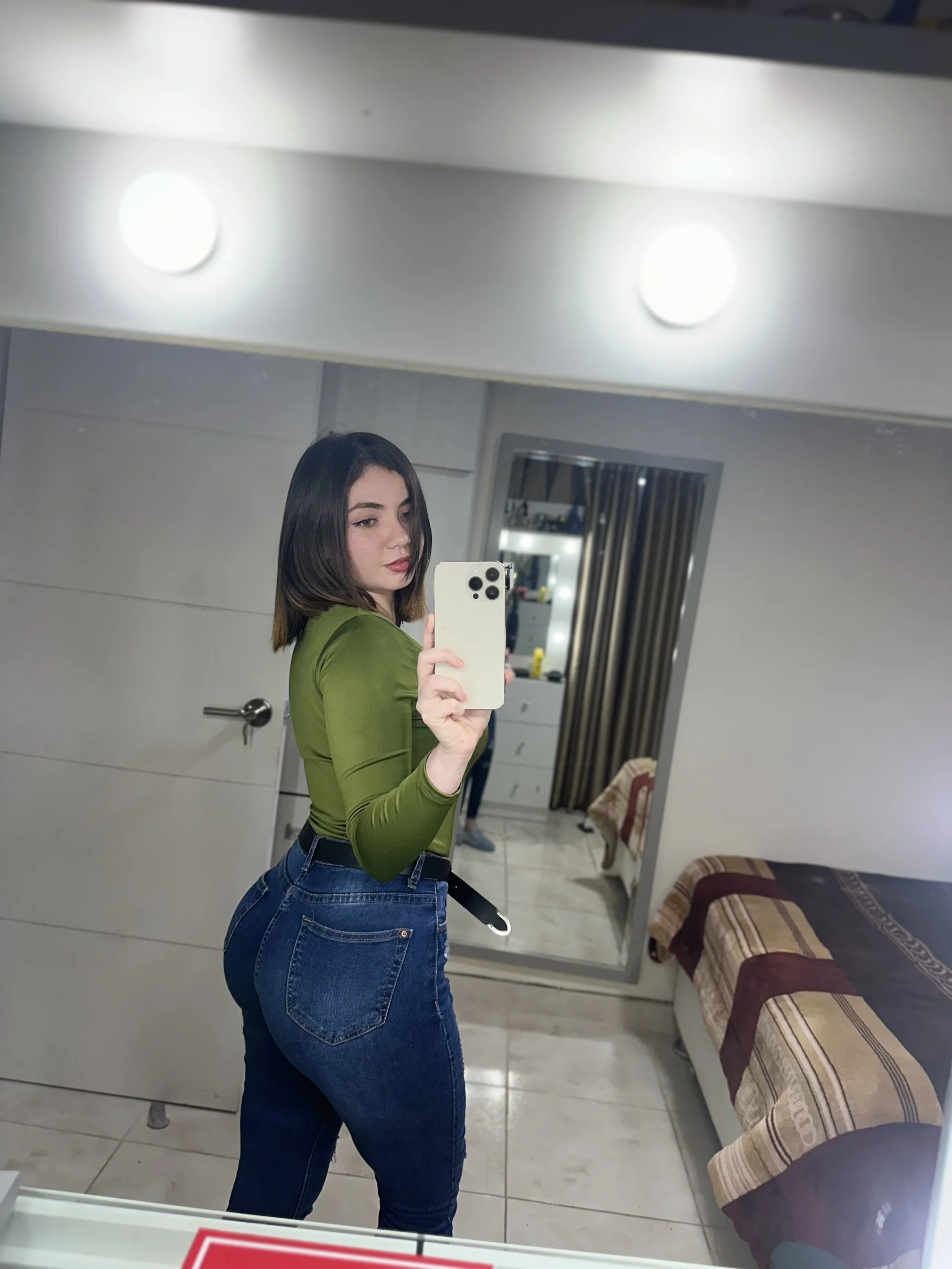 XXX Porn Photo of Nude Angie_cute 1
