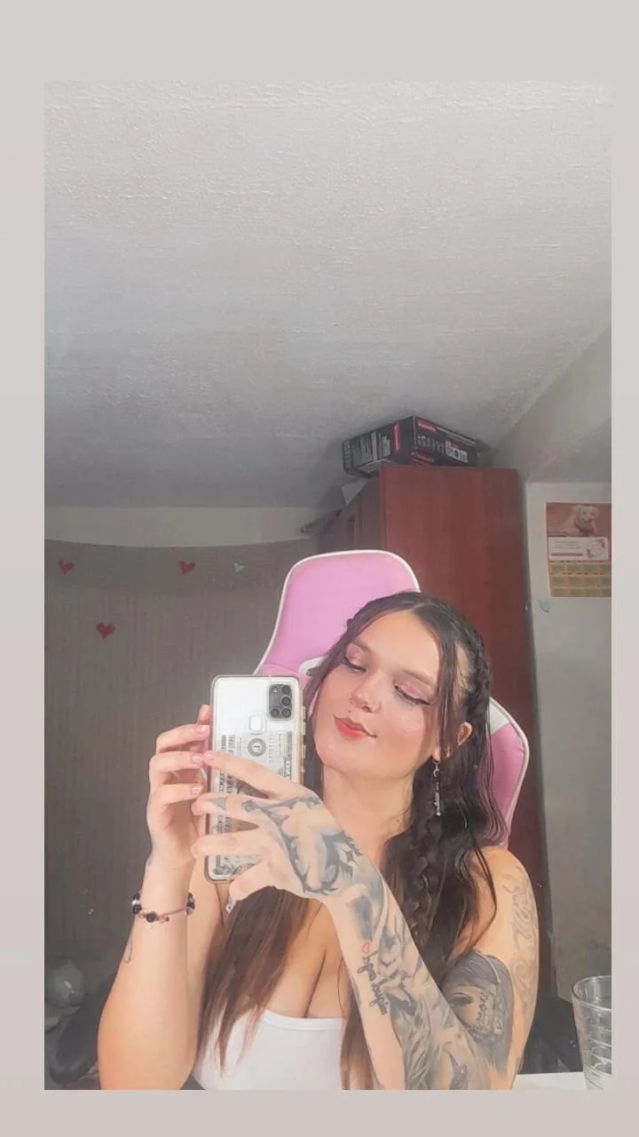 XXX Porn Photo of Nude AliceLee_ 2