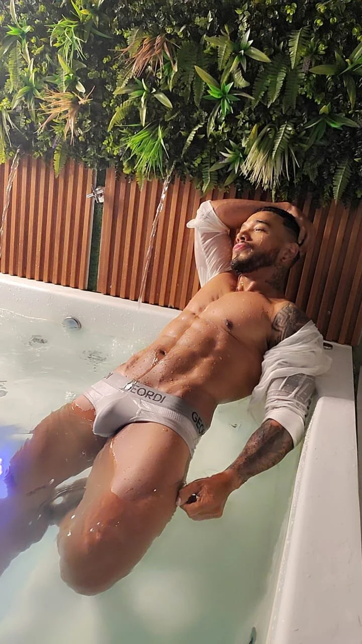 XXX Porn Photo of Nude bruno_miller_ 18