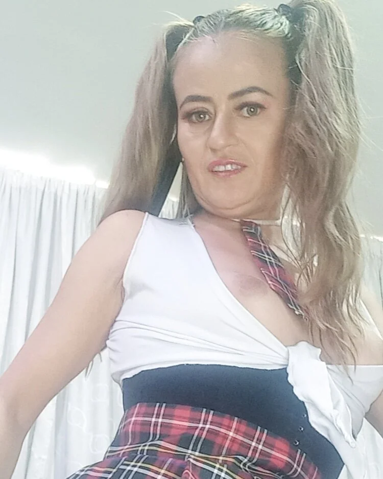 XXX Porn Photo of Nude magenta_maturr 32