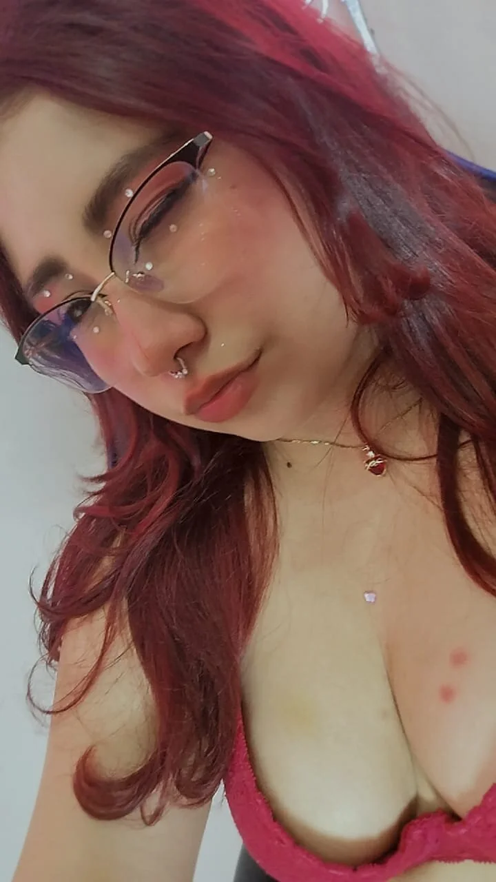 XXX Porn Photo of Nude littlee_red 22