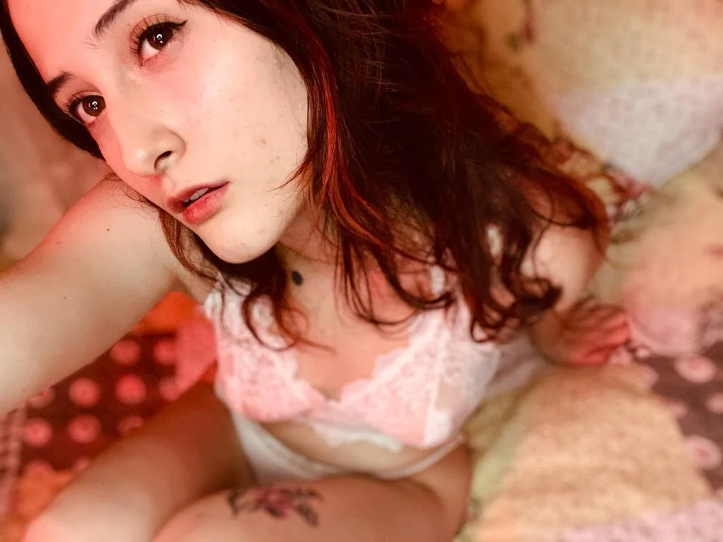 XXX Porn Photo of Nude AlissonnFoxx 6