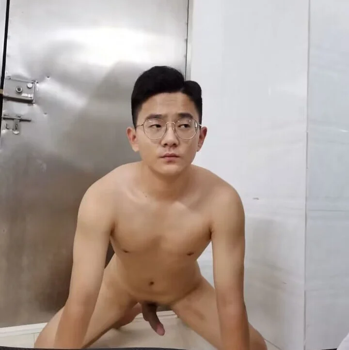 XXX Porn Photo of Nude Ethan-SSS 2