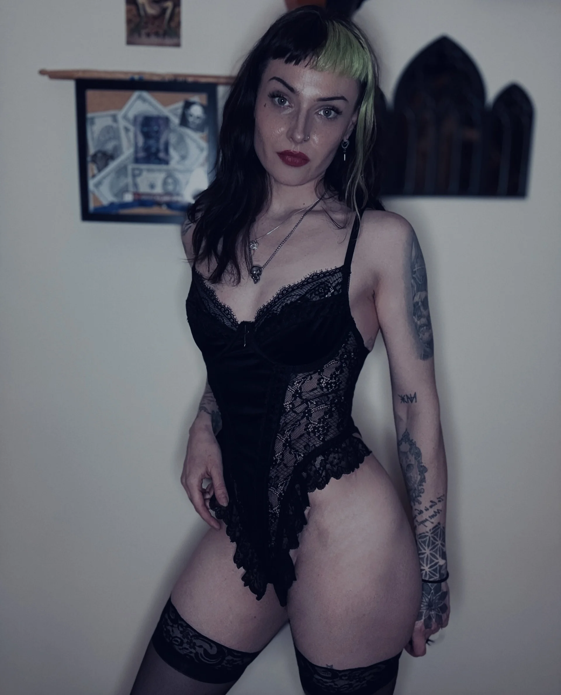 XXX Porn Photo of Nude altgrlnextdoor 2