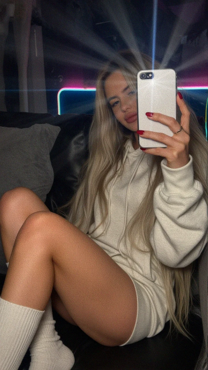 Holly-Glamour