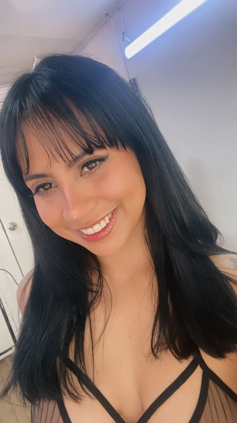 XXX Porn Photo of Nude adriannyp_1 9