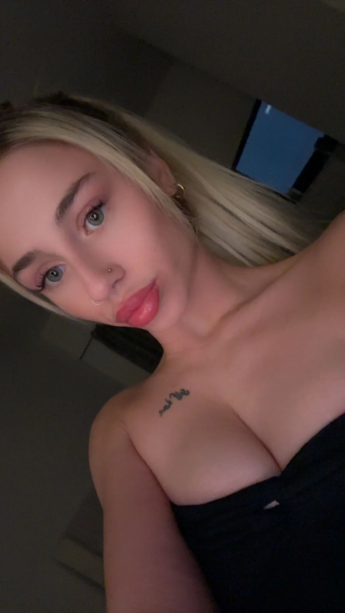 XXX Porn Photo of Nude Mialovexox 2