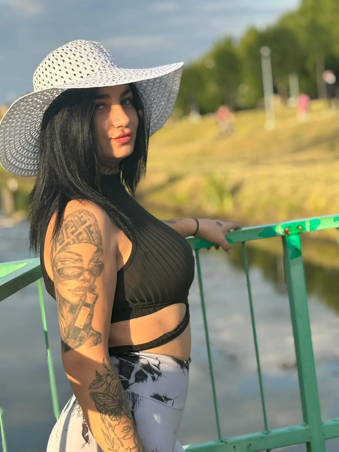 XXX Porn Photo of Nude SaraMrs 4