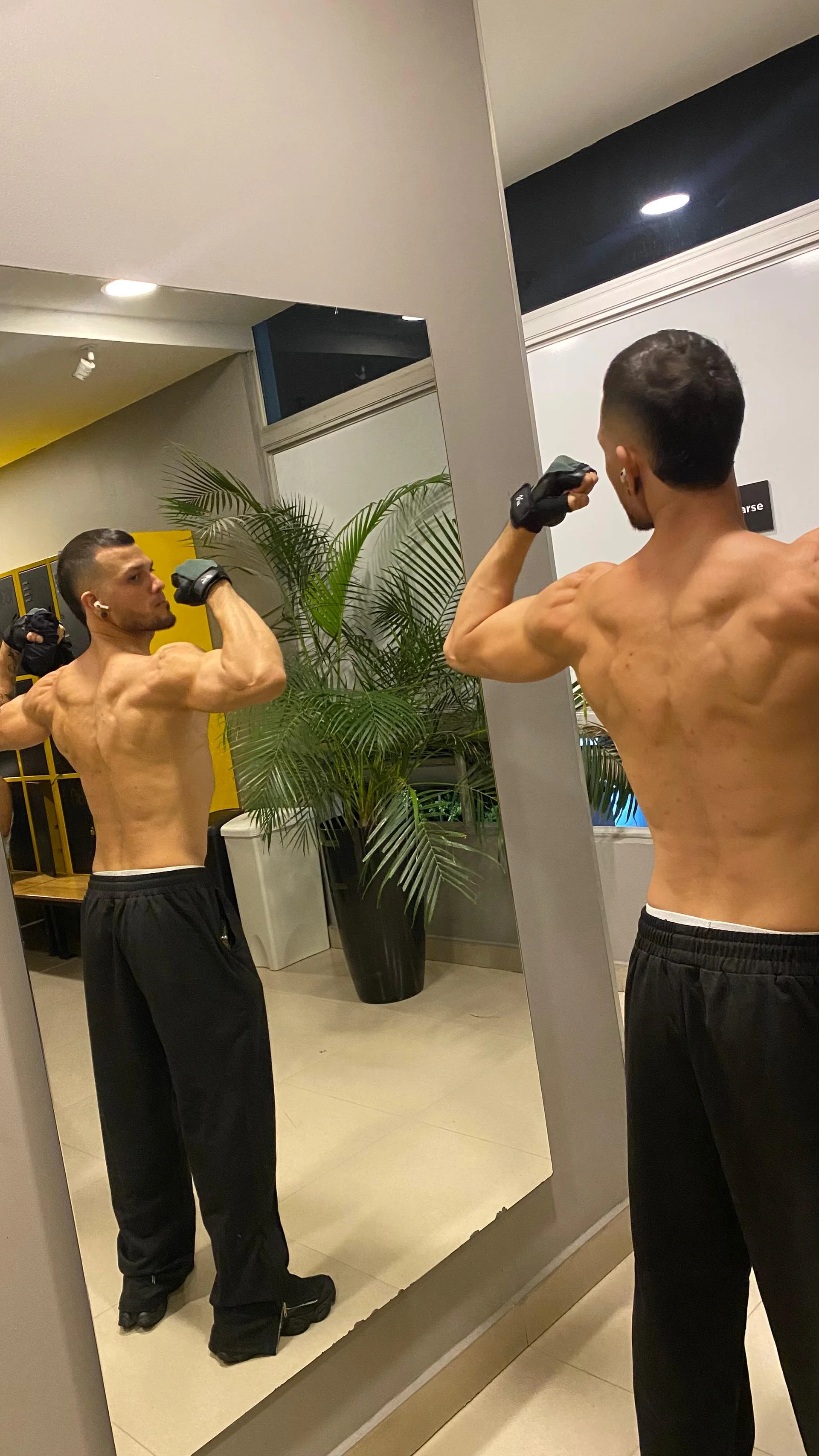 XXX Porn Photo of Nude morenosiam 19