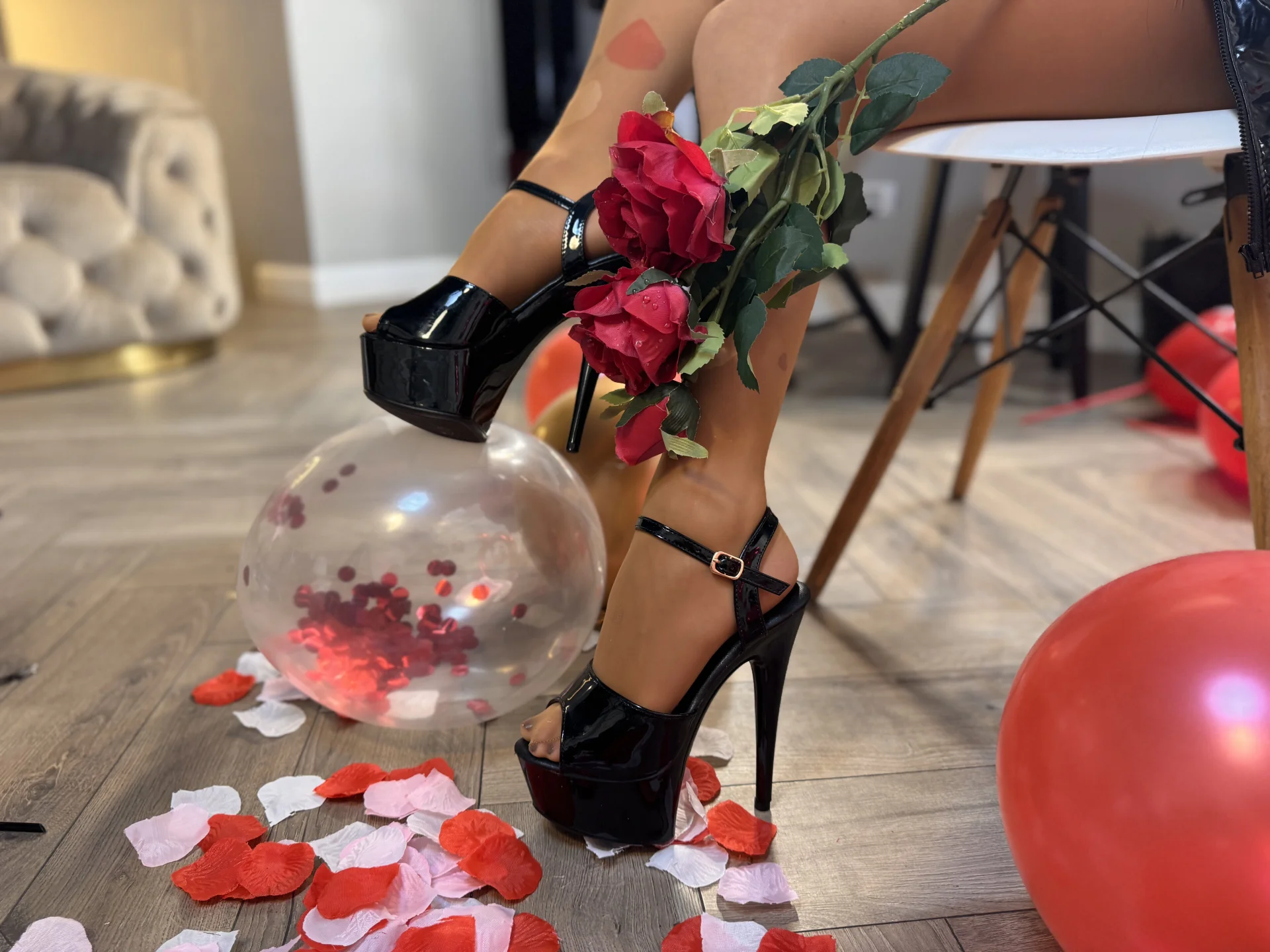 XXX Porn Photo of Nude FeetVibe 44