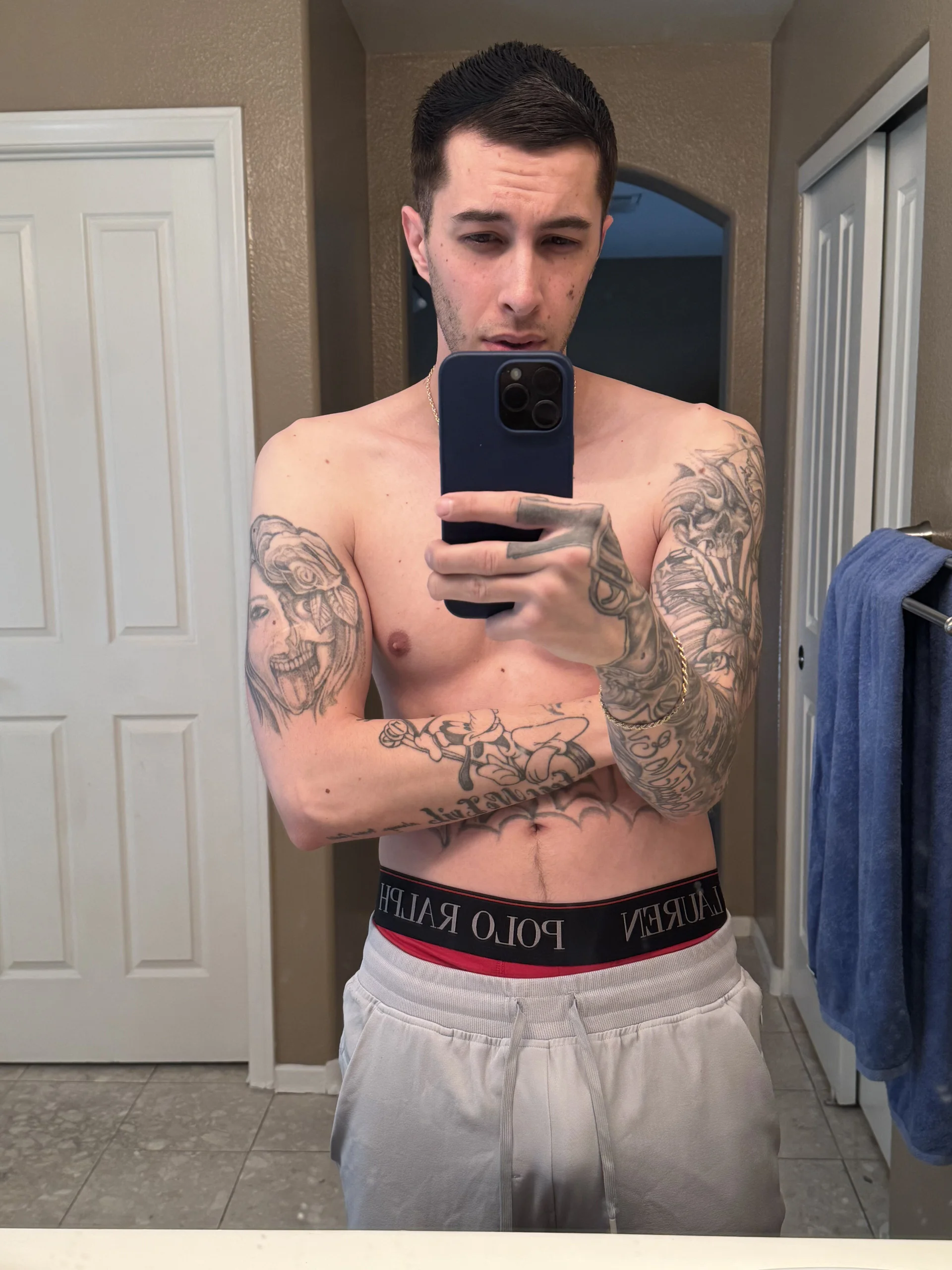 XXX Porn Photo of Nude JuicyJoshy 155