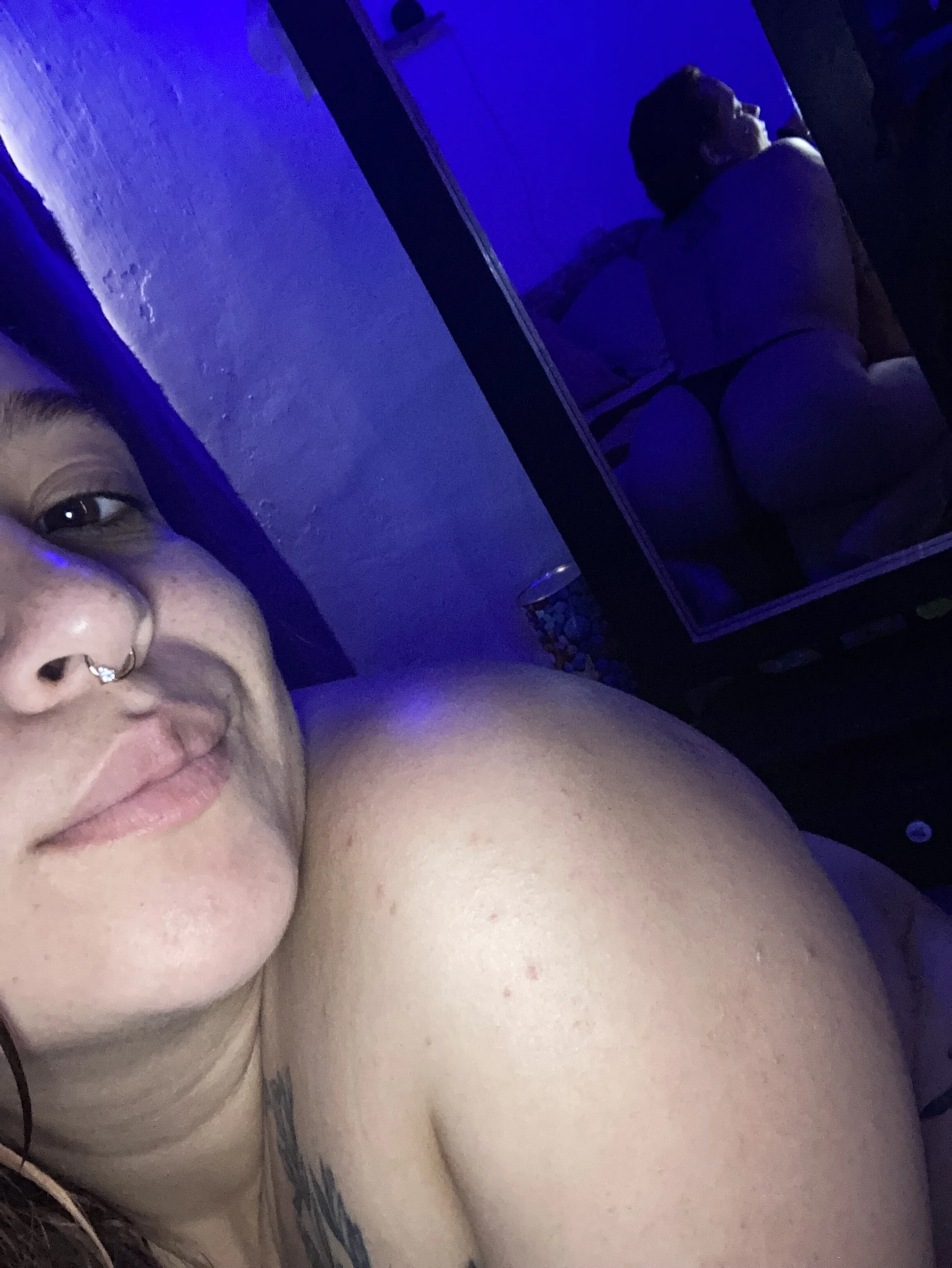 XXX Porn Photo of Nude curvivan 19