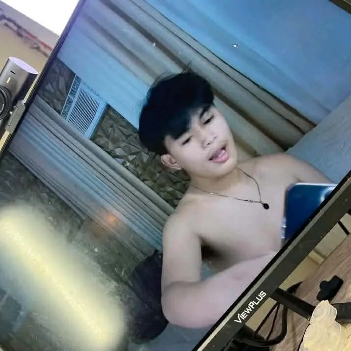 XXX Porn Photo of Nude xlovercutietwink 3