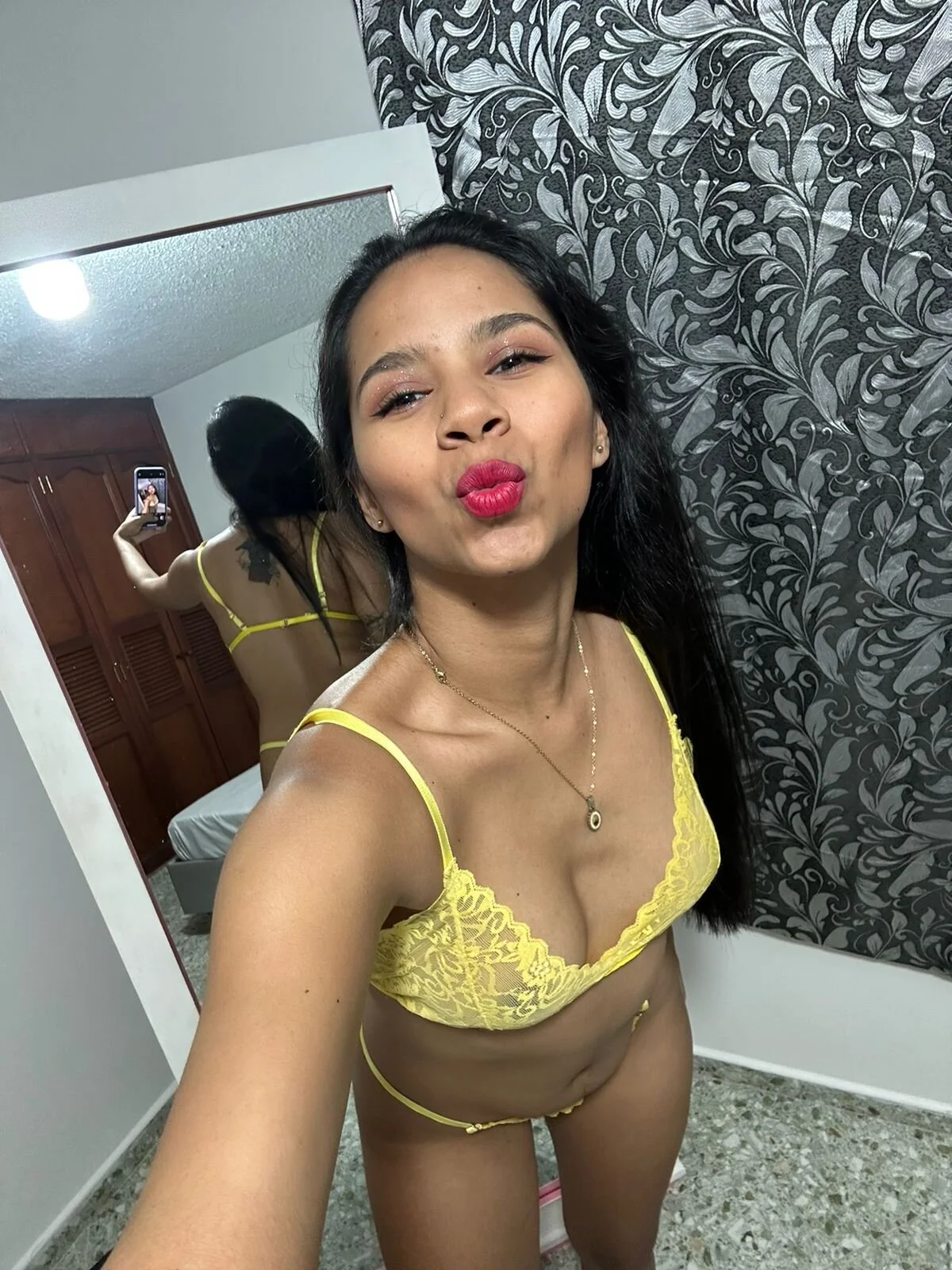 XXX Porn Photo of Nude alisson_hoffman05 5
