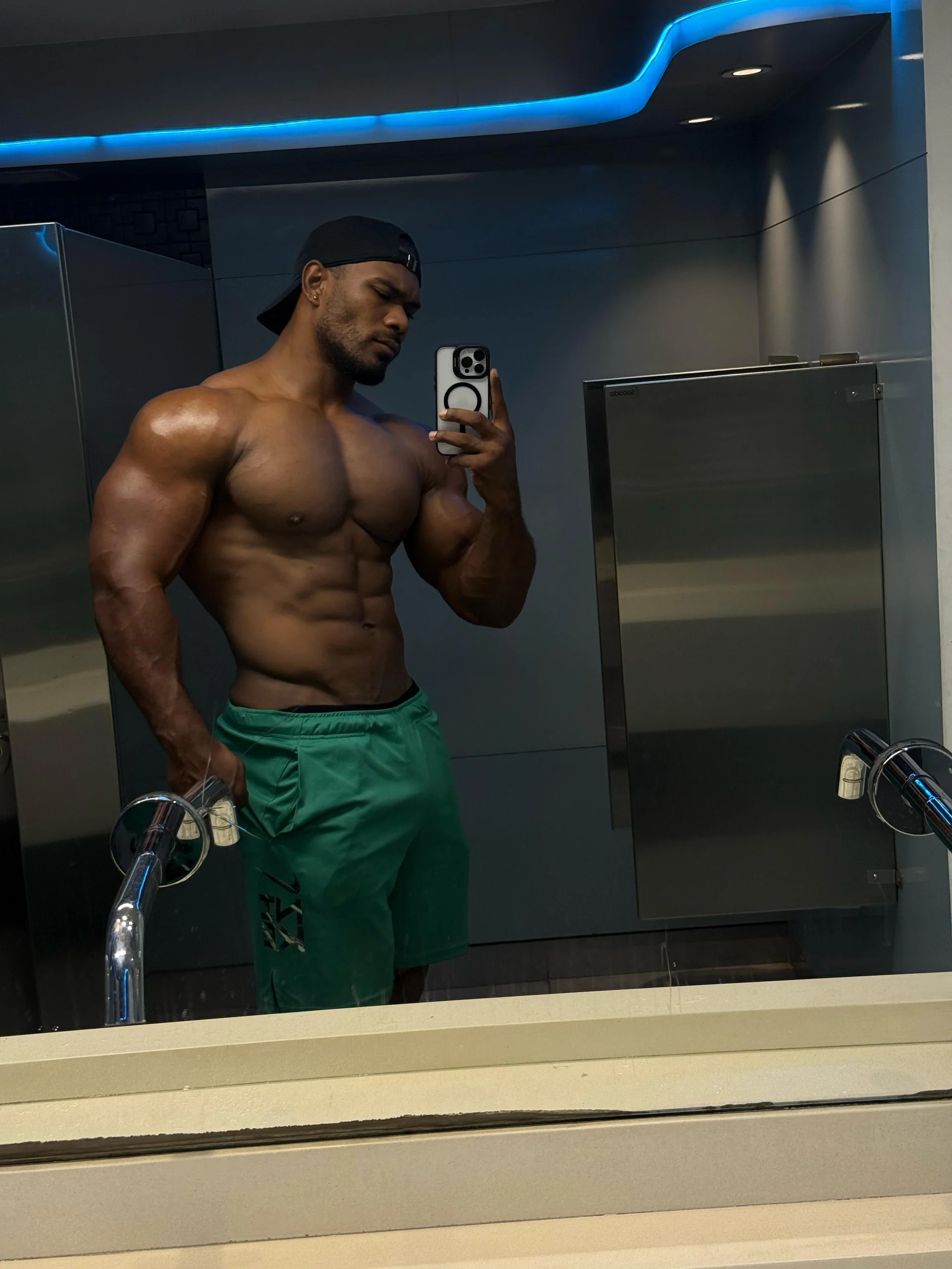 XXX Porn Photo of Nude Tyler_Waka01 14