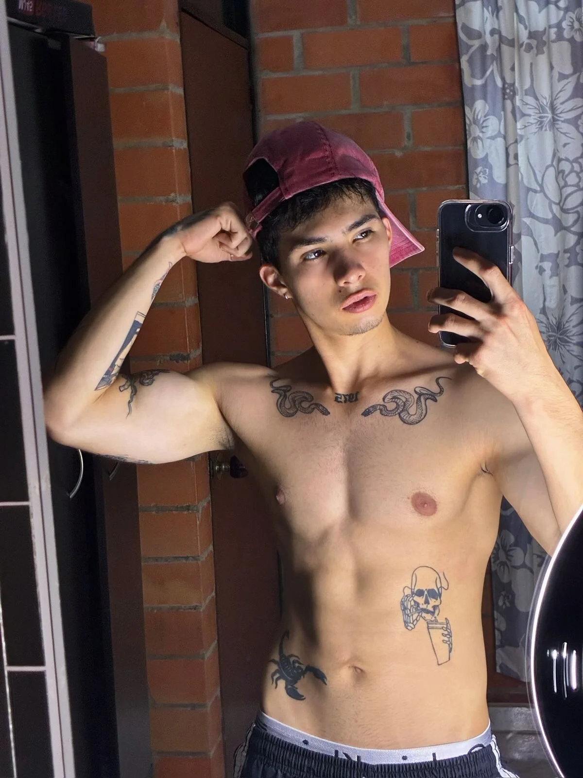 XXX Porn Photo of Nude mike_friends 7