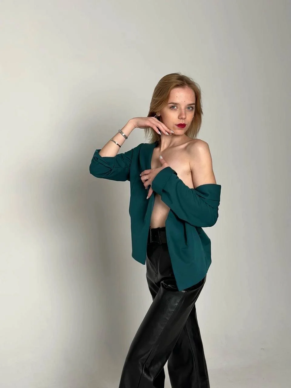 XXX Porn Photo of Nude Scarlet_cat 2
