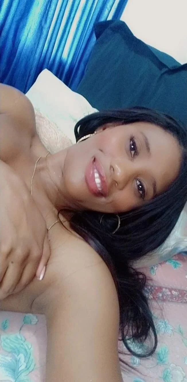 XXX Porn Photo of Nude hillary_foox 2